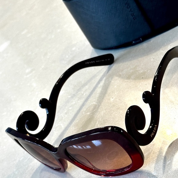 Authentic Prada sun glasses - Picture 3 of 6
